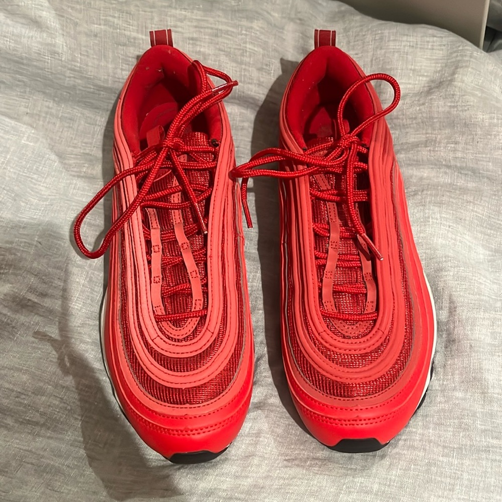 genuine vintage NIKE AIRMAX in red